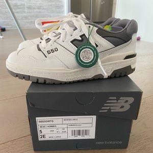 SOLD!!! New Balance 550
White Grey Dark Grey